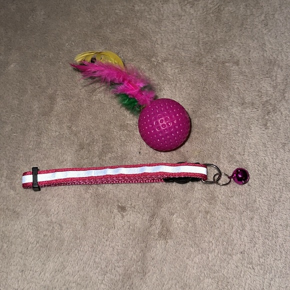 Cat pink reflective stripe adjustable collar with bonus feather ball toy New - Picture 1 of 3
